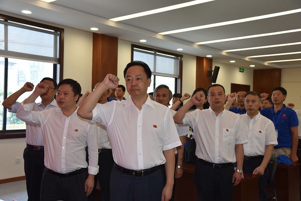 宣誓 600.jpg 宣誓 600.jpg